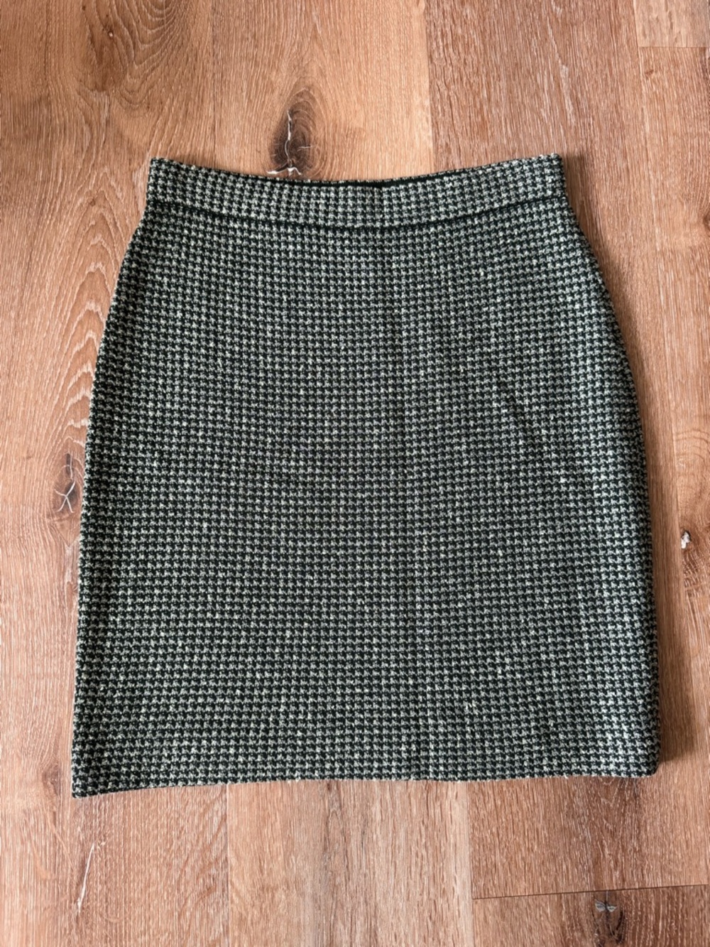 St.John Green Tweed Skirt Size 4
